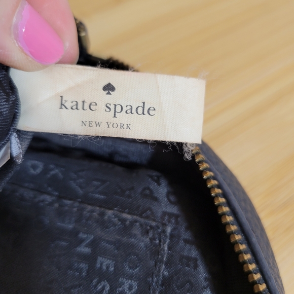KATE SPADE Grey Street Mindy black pebbled leather tassel crossbody camera bag - Picture 6 of 10
